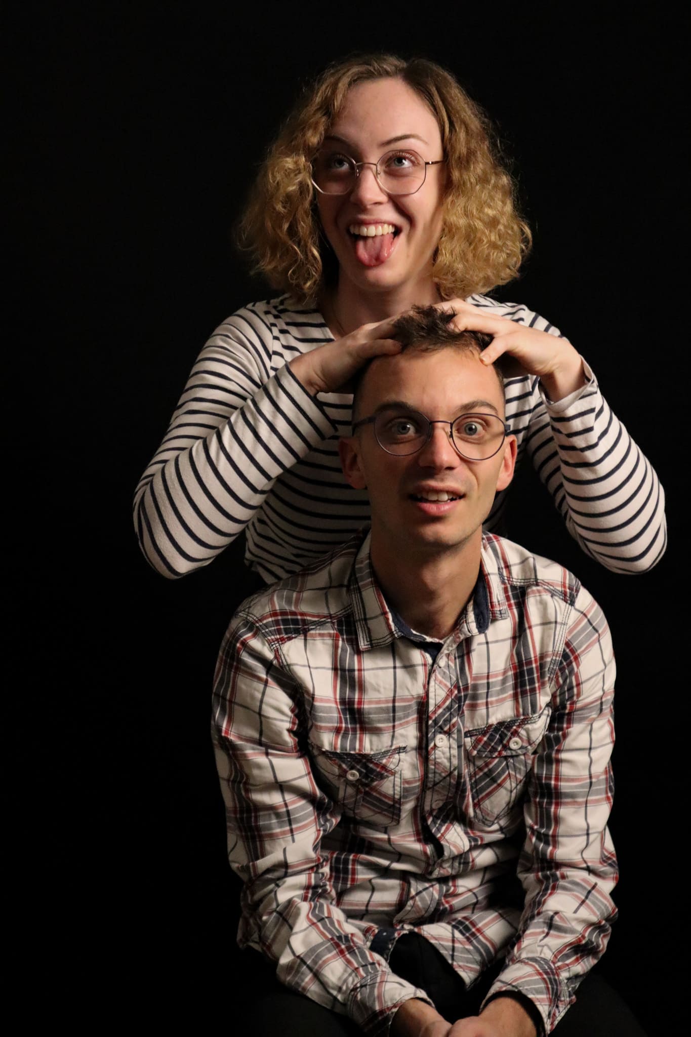 photo-jeune-couple-delire-studio